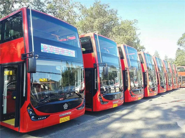 綠色出行新篇章 國(guó)內(nèi)首條純電動(dòng)雙層觀光車線路正式開通